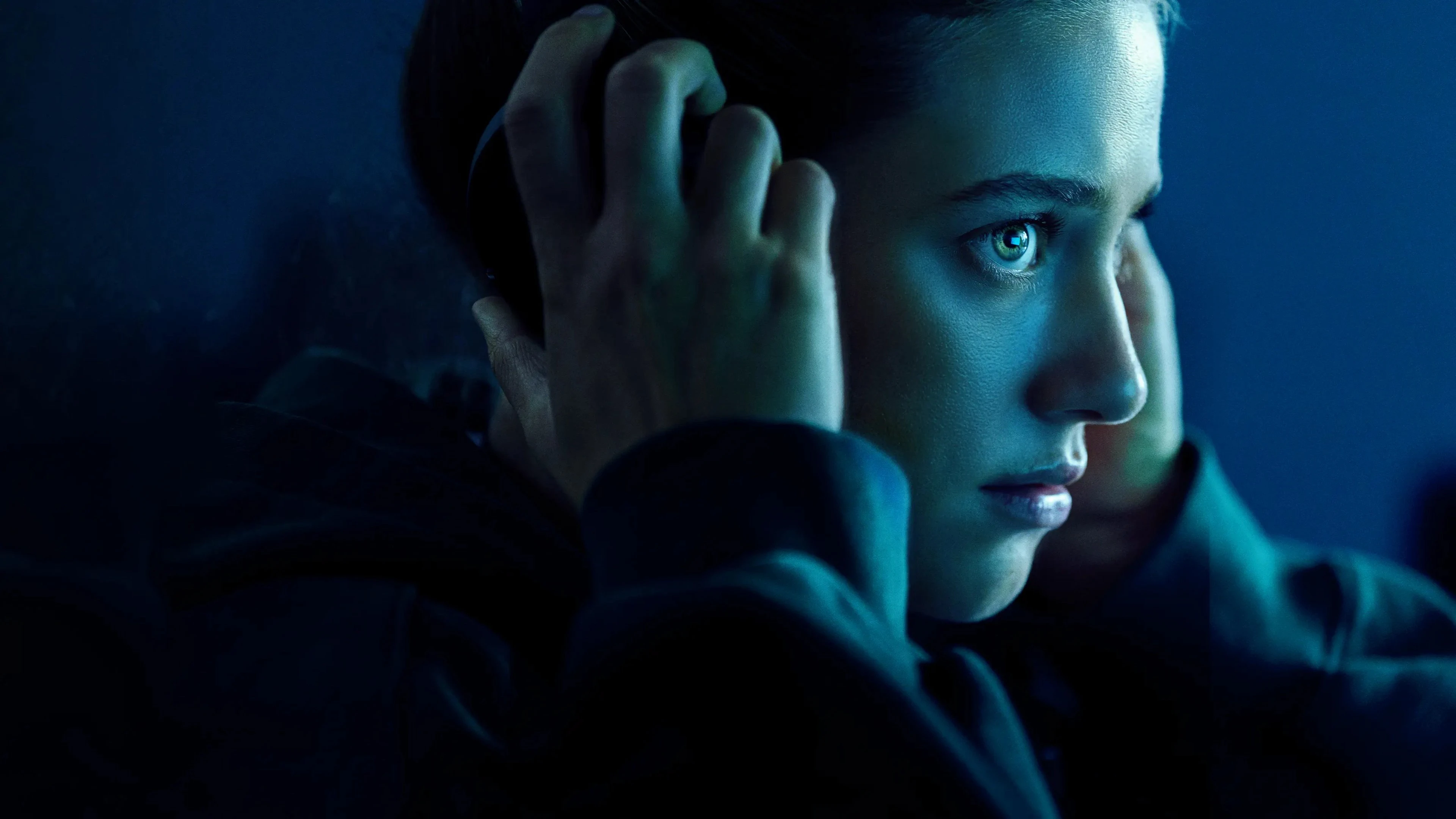 Phim Bóng Ma Cõi Mạng - American Sweatshop (2025)