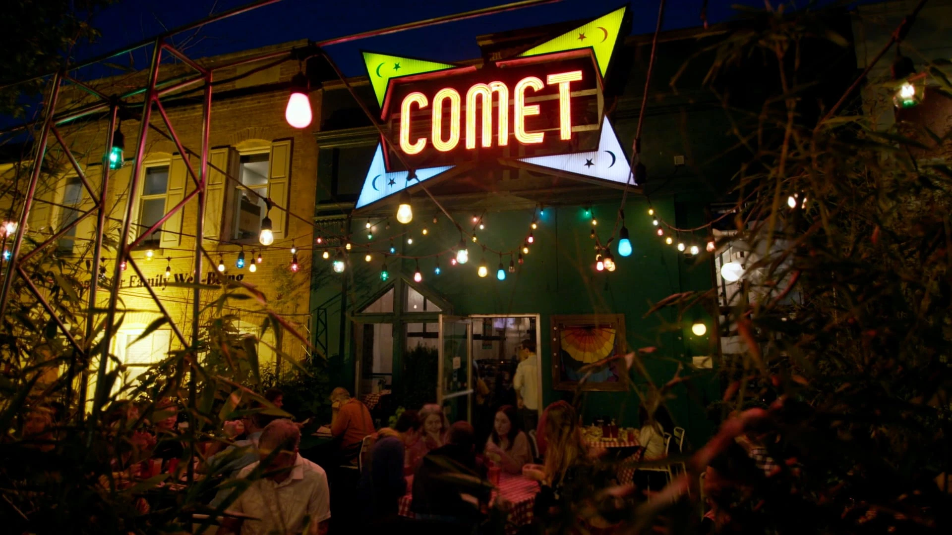 Phim Hậu Sự Thật: Thông Tin Sai Lệch Và Cái Giá Của Tin Giả - After Truth: Disinformation and the Cost of Fake News (2020)