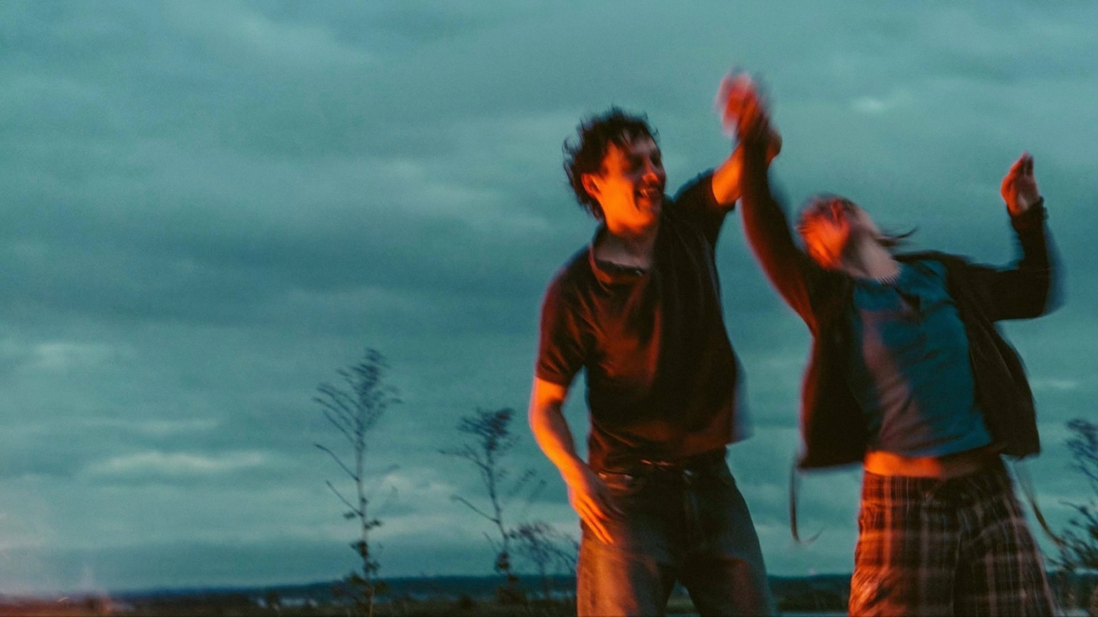 Phim Kẻ Bên Lề - Urchin (2025)