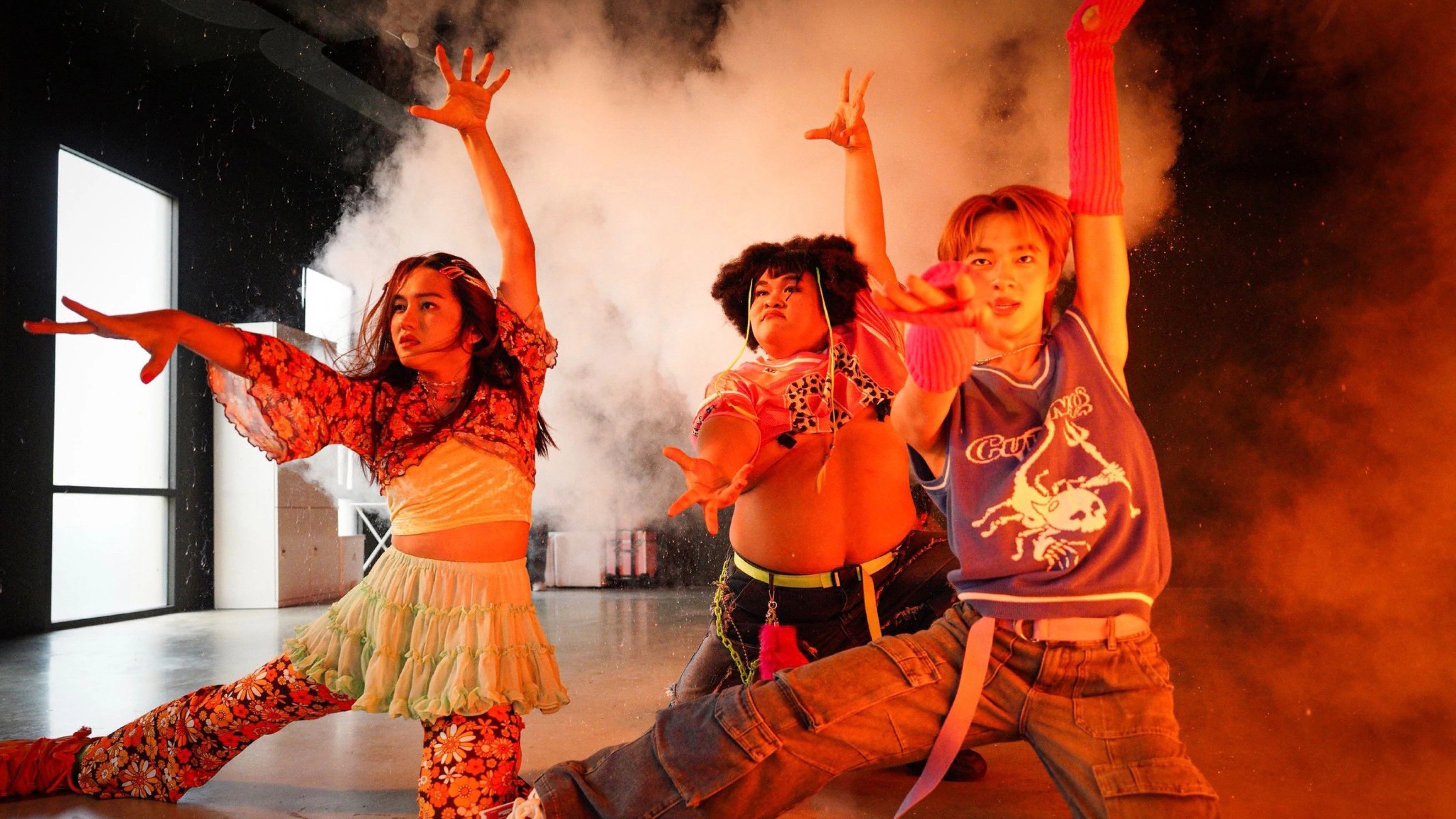 Người đẹp và quái lạ