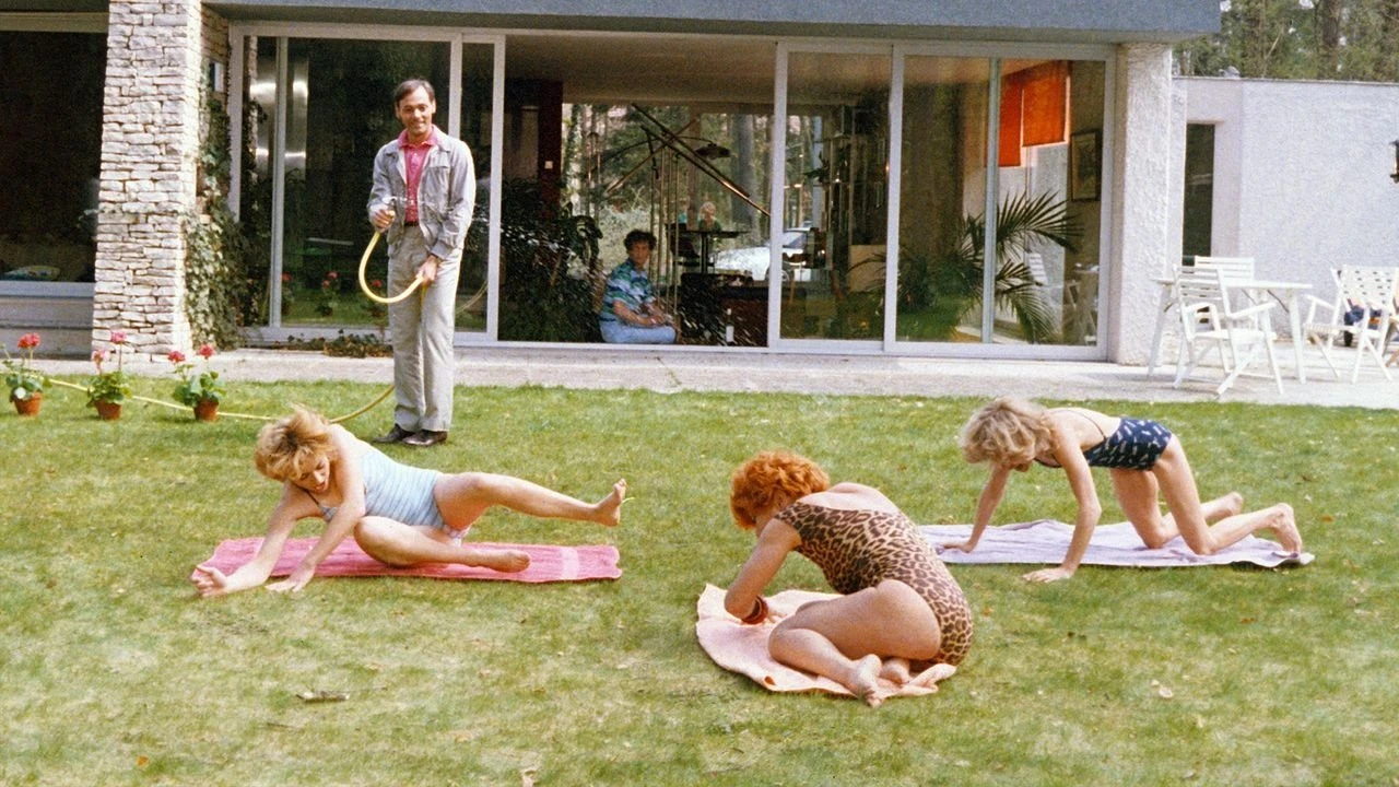 Phim Paradis pour tous - Paradise for All (1982)