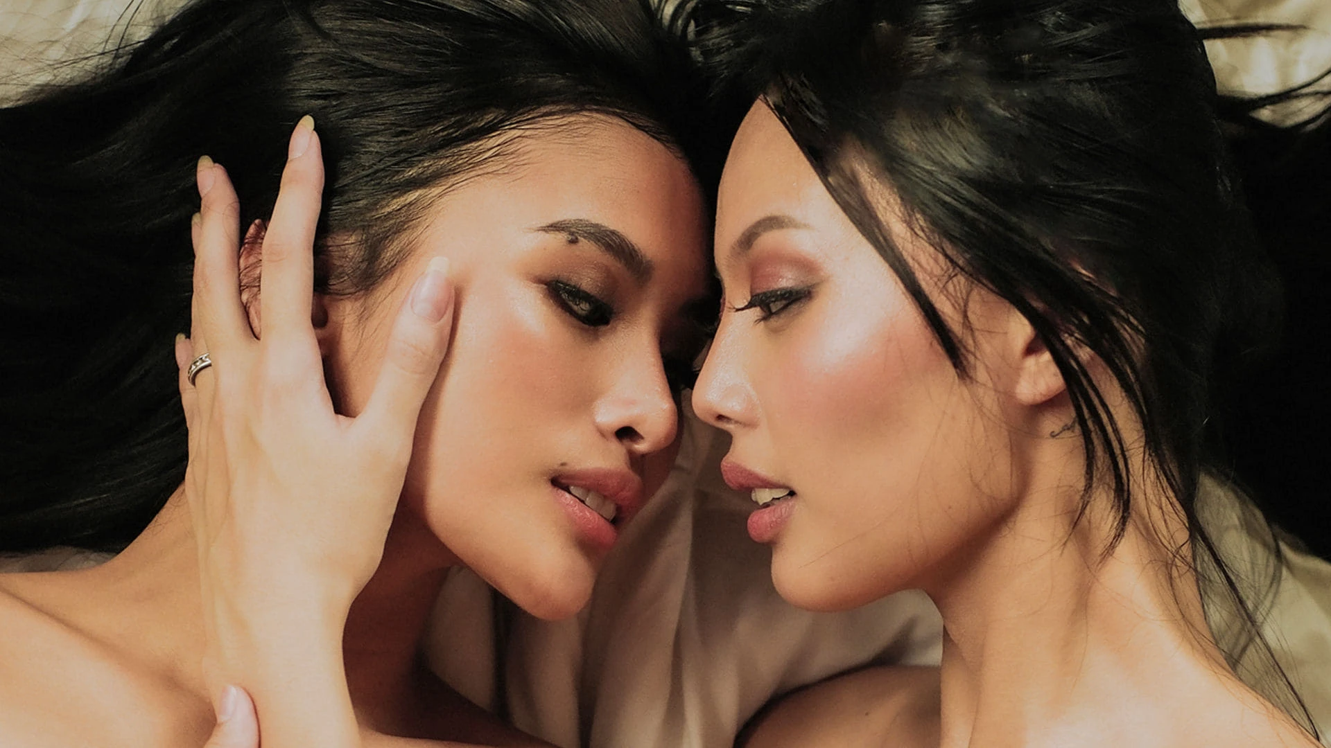 Phim Sự Lừa Dối Quyến Rũ - Bedspacer (2024)